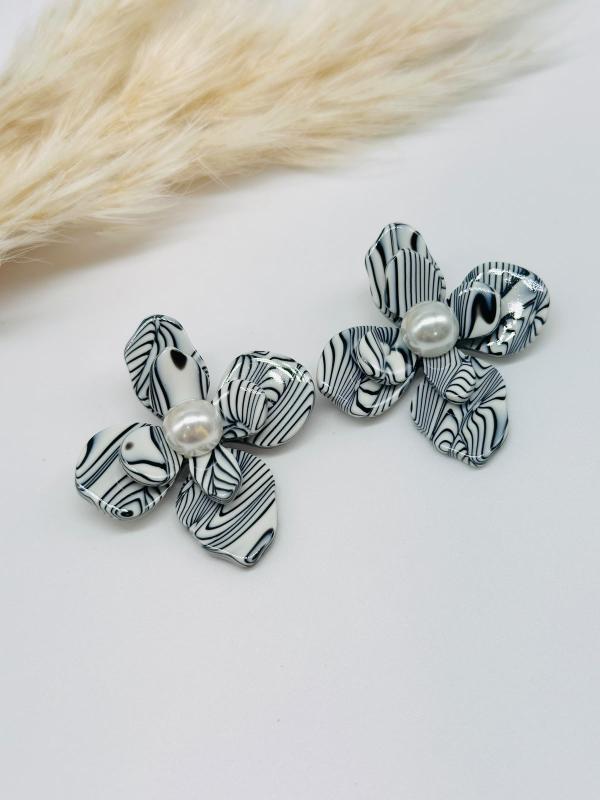 Aretes Flor Zebra