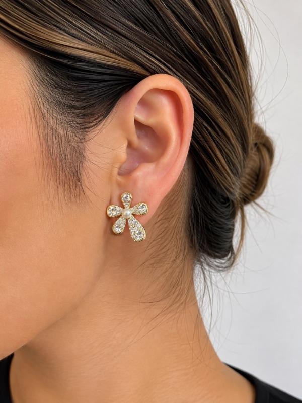 Arete Flor Con Perla y Zirconia